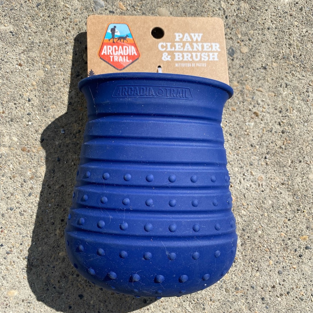 Arcadia Trail Blue Paw Cleaner & Brush